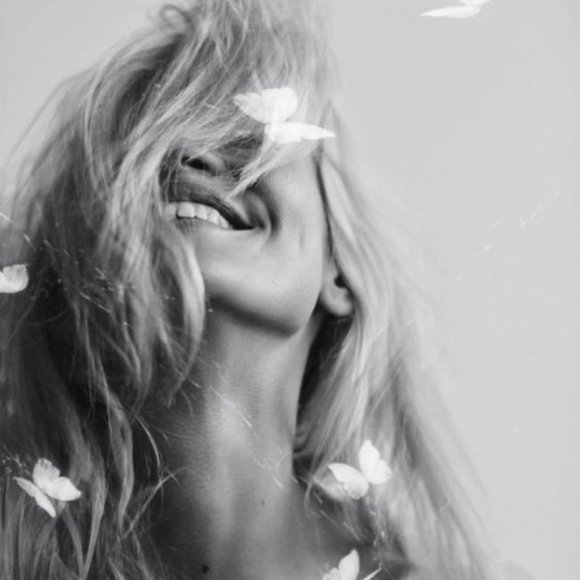 Meet your Posher, Lisa - Picture 1 of 1